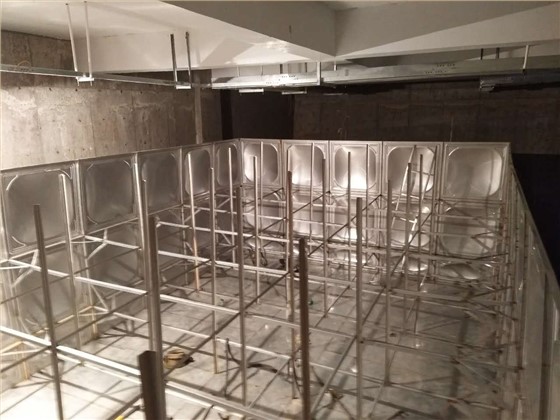 廣西不銹鋼水箱 115立方 內拉筋